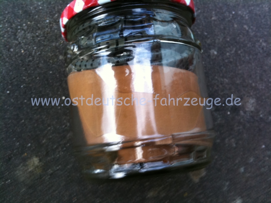 Mache über den Winter mal einen Versuch. Das beige Spannband von der 64er habe ich in Ballistol eingelegt, hoffe das es weicher wird<br />und zu retten ist. Den original Rockschutz habe ich ebenfalls eingelegt, dauerhaft gespannt dürfte nicht gut sein.