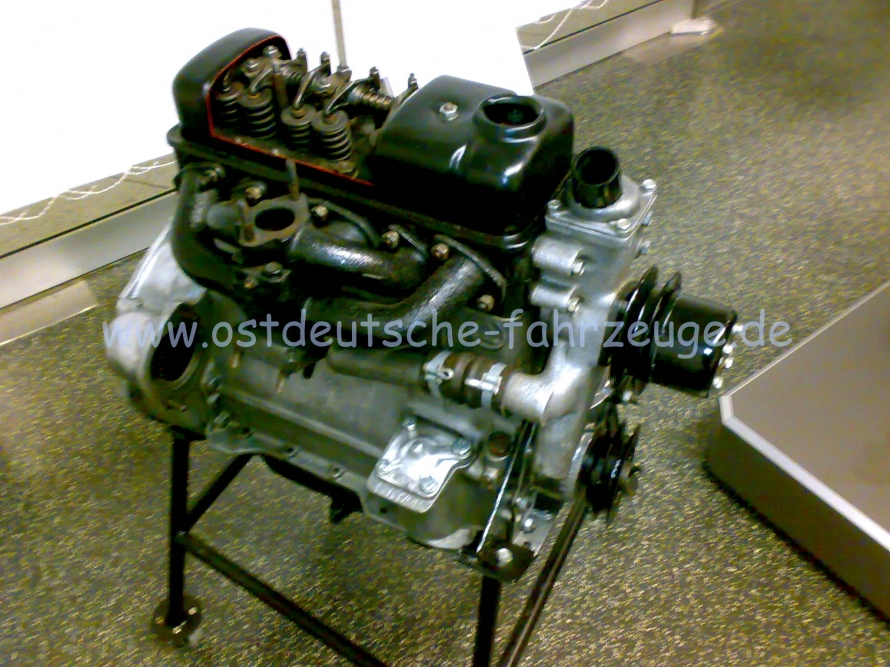 Skoda-Motor (Erinnert mich irgendwie an Opel...)