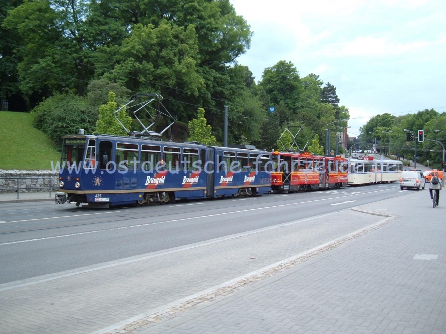 Januskopf 435 und Sonderwagen 512 beim Abschleppen  von HTW 178