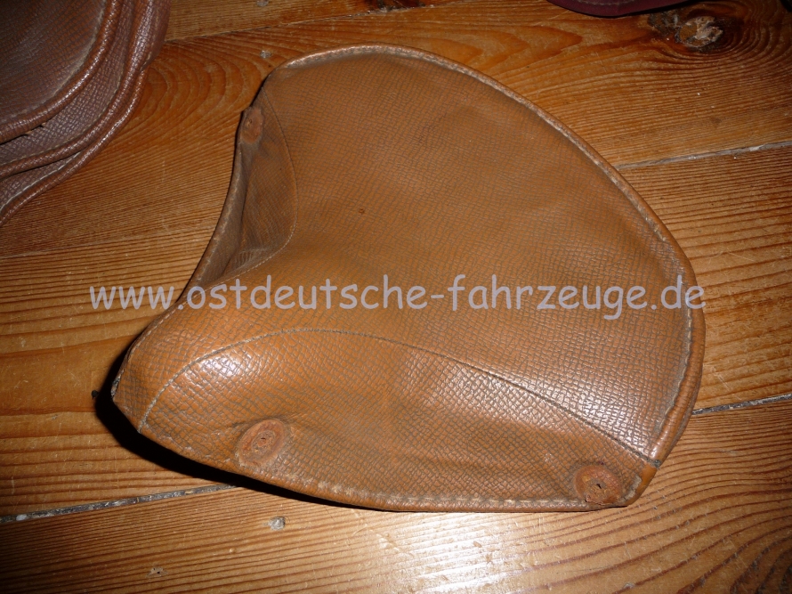Die am häufigsten beim SR1 verwendetete braune Krokodecke. (war auch anfangs bei den 57er SR2 verbaut)