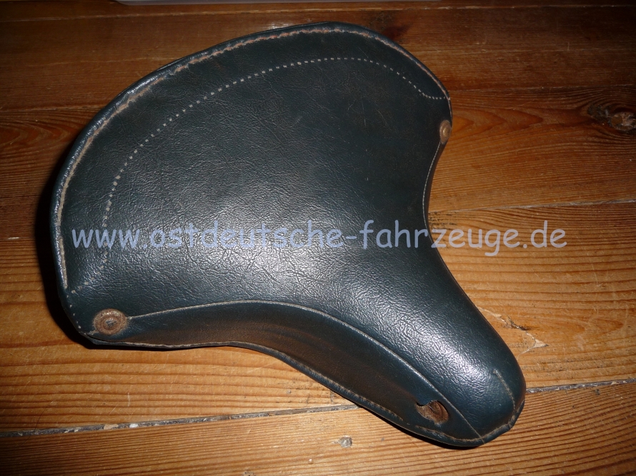 Von Matze (User BlueKR50) bereits erwähnt, gab es für den SR1 auch eine blaue Variante. Mir sind nur lindgrüne und hechtgraue SR1 in Verbindung mit dieser Farbe bekannt.