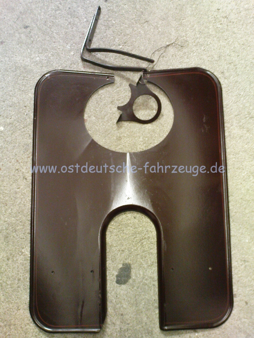 Knieblech in Maron (Originallack) mit Halterungen