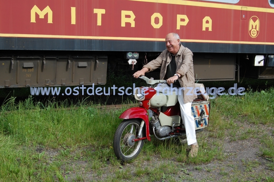 Links kein Schriftzug