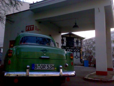 Tankstelle gefunden, Possi ;)