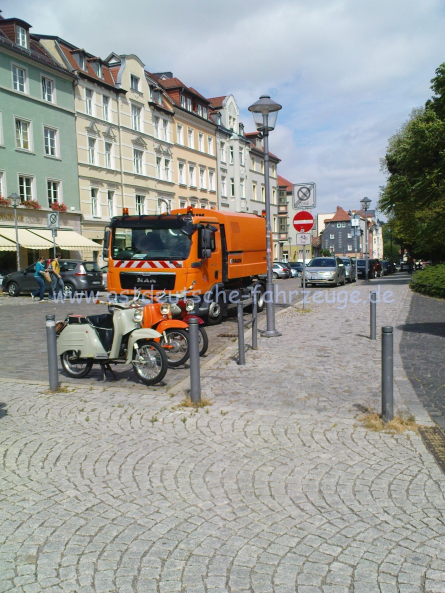 In Weimar angekommen haben wir dann erstmal eine Kehrmaschine zu geparkt.