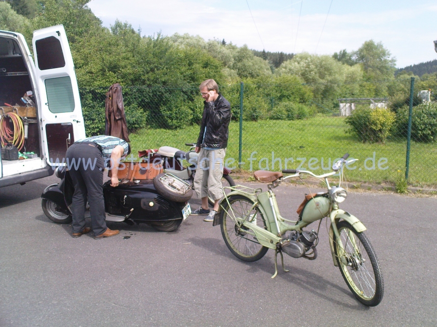 Abfahrt nach der Anfahrt mit Transporter. Andreas und Guido machen sich bereit.