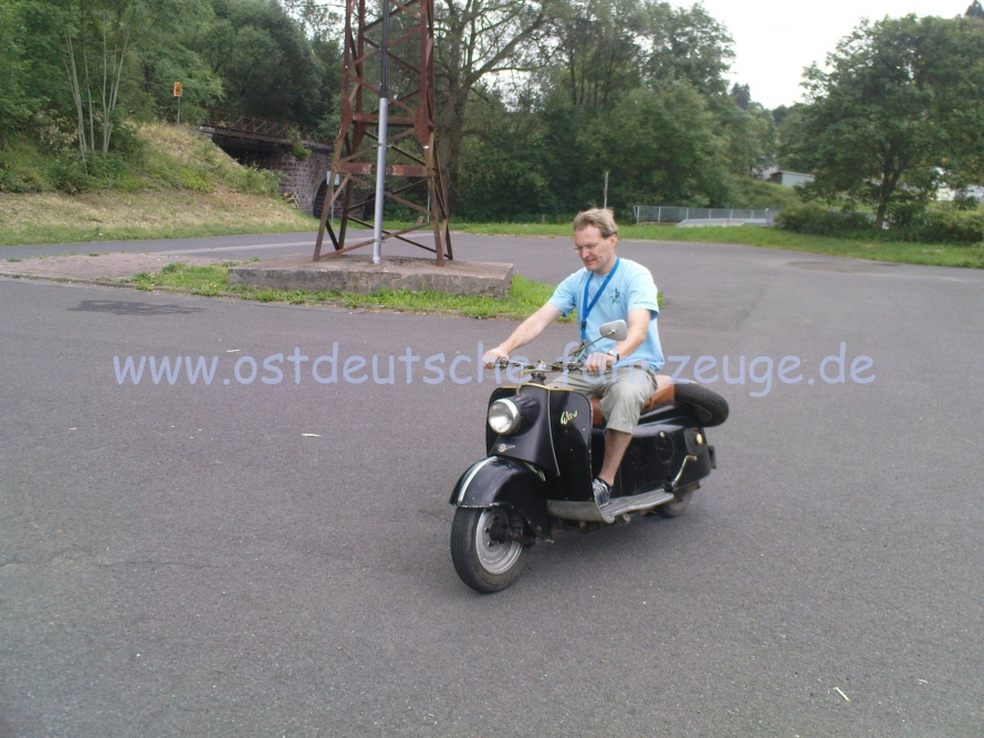 Als wir zurück waren durften wir beide noch Wiesel fahren.