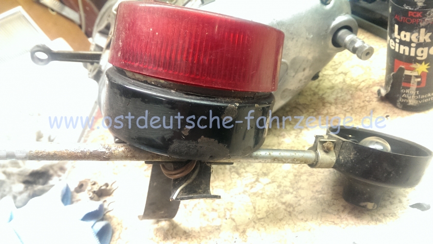Die Kleinkraftradleuchte 100mm (keine Kennzeichenbeleuchtung)
