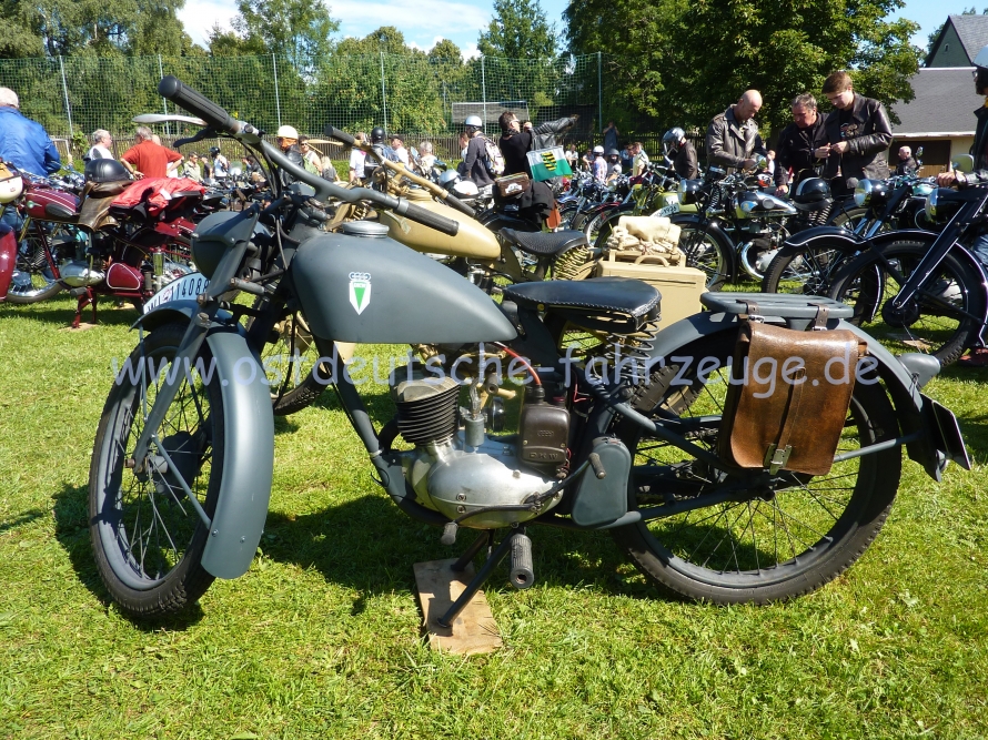 DKW RT 125 1941 Behördenmodell von links.JPG