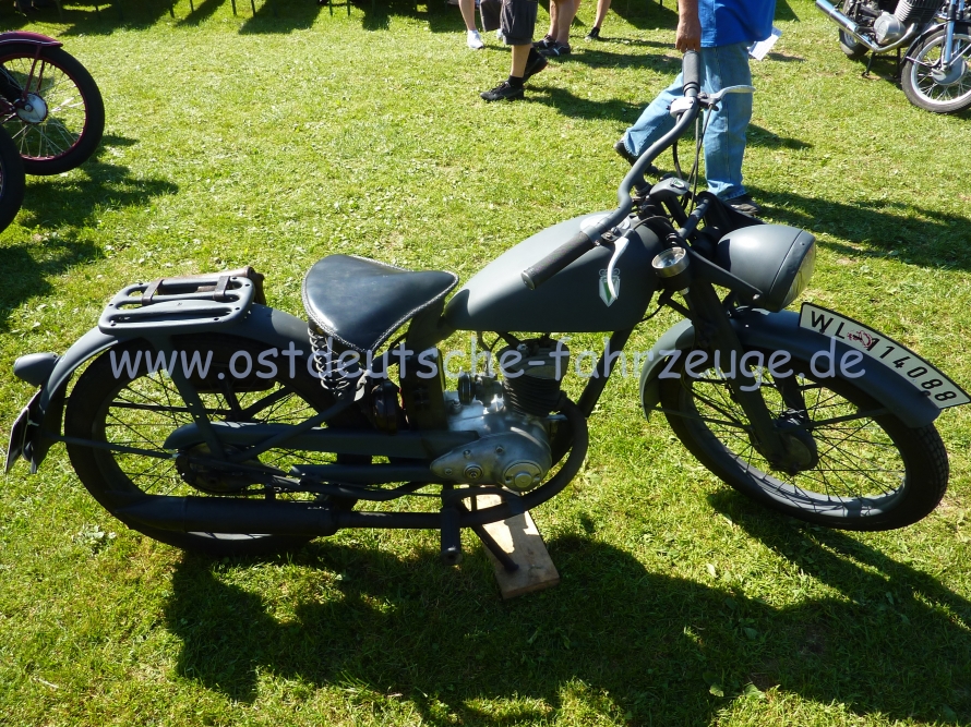 DKW RT 125 1941 Behördenmodell von rechts.JPG