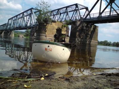 Ganz im Hintergrund Polen. Davor die Europabrücke und weitere gesprengte Eisenbahnverbindungen