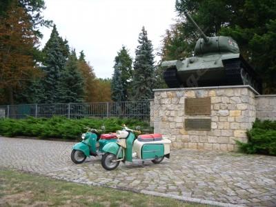 Auf unsere Rückfahrt vom Ausflugsziel Galshütte beuchten Guido und ich noch einen Sowjetischen Friedhof.