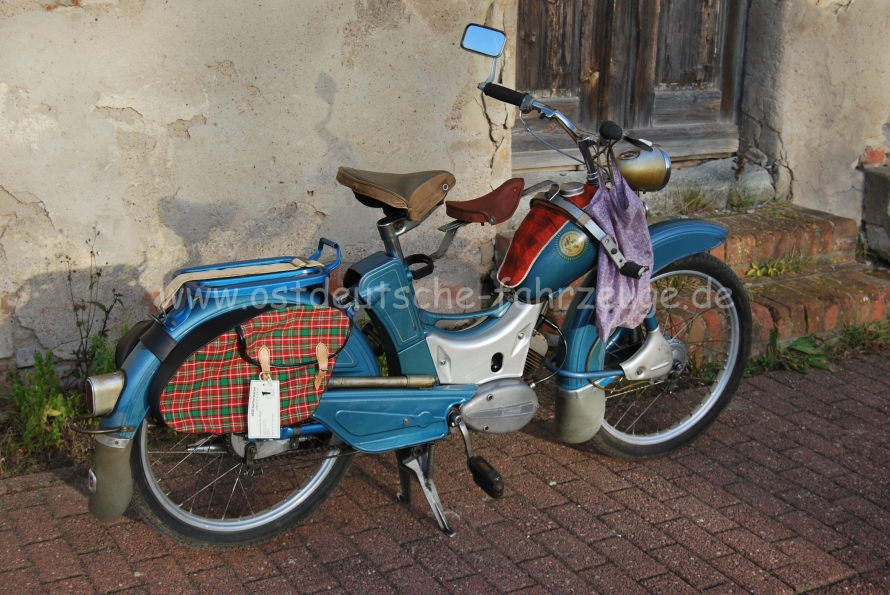 63er Baujahr mit bisschen Zubehör, über das ich mich fast mehr gefreut hab, als über das Moped...