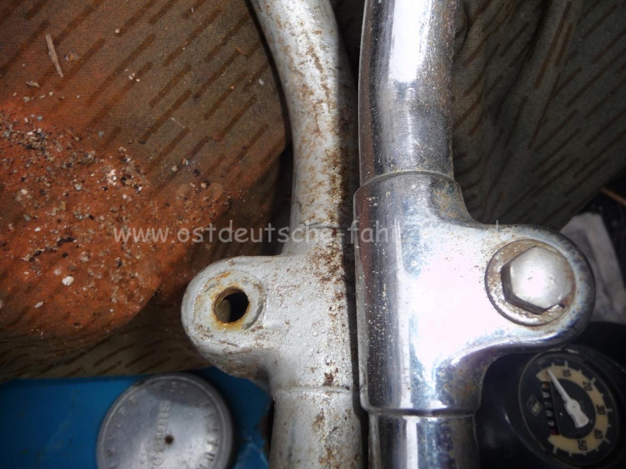 SR2 57 Lenker links, rechts SR2E Lenker (war meiner Meinung nach ab 59 verbaut)